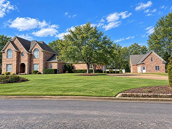 2nd image of 1587 Larkspur Cir