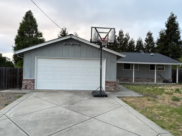 215 Saint Nicholas Ct, Fremont, CA 94539