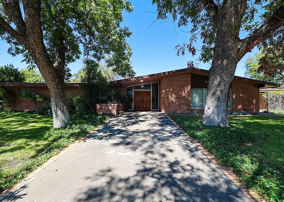 702 6th St, Ozona, TX 76943 MLS 116638 Zillow