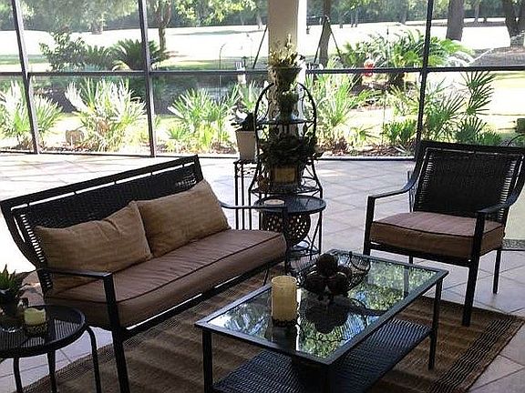 Large spacious Lanai