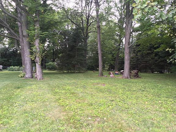4th image of 7165 Courtland Dr NE