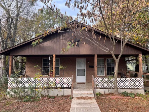 1109 Bomar St, Marshall, TX 75670