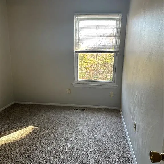 1537 Darren Cir — Photo 7