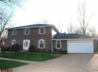 2027 Sun Flower Ct, Chesterfield, MO 63017