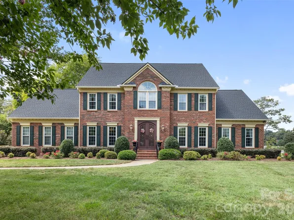 1551 Farrow Dr, Rock Hill, SC 29732