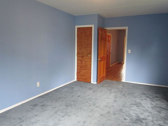 3rd image of 2064 Bergen St