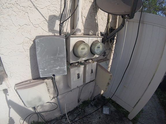 4th image of 910 E Holland Ave APT A