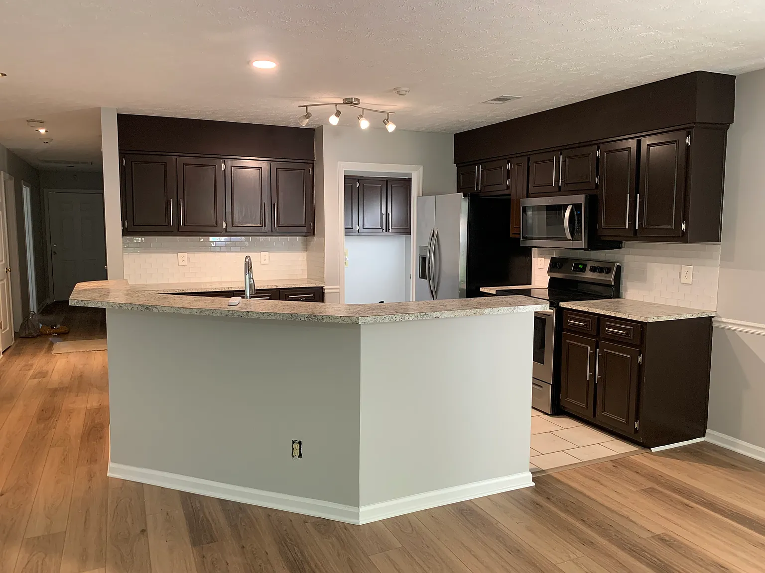 2 bed, 1250 sqft, $1,500 — Photo 2