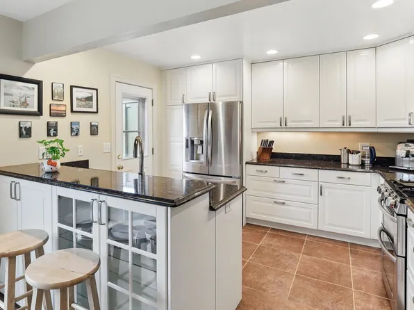 166 Windsor Ln, New Brighton, MN 55112