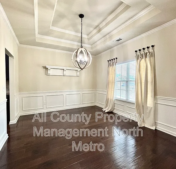711 Flag St — Photo 4