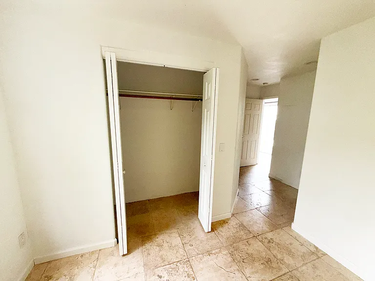 263 N Lomita Ave — Photo 9
