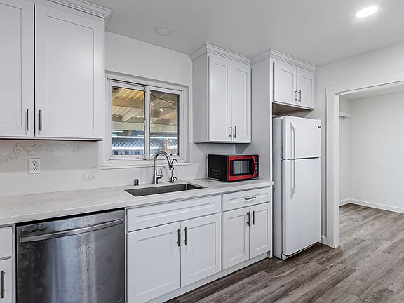 5th image of 2158 San Rafael Ave