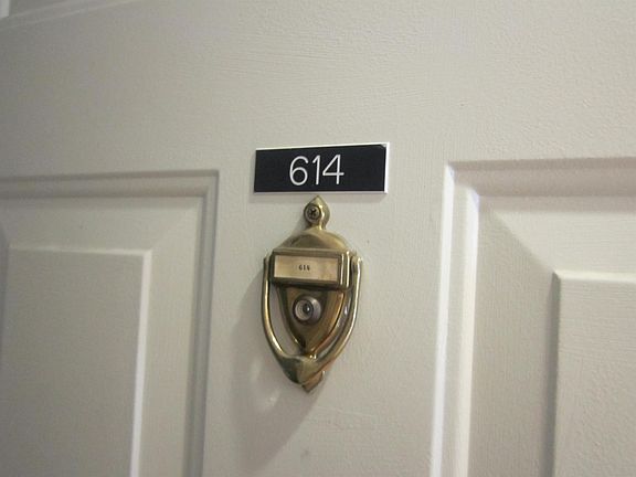 5th image of 1600 Park Cir #614-1