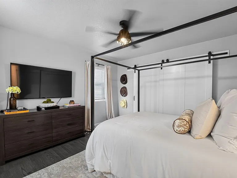 2615 W Caithness Pl — Photo 12