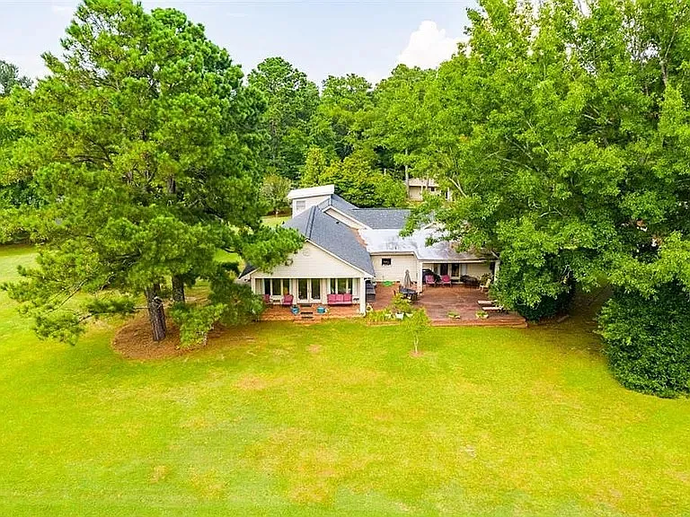 2760 Louisville Road - 1 — Photo 3