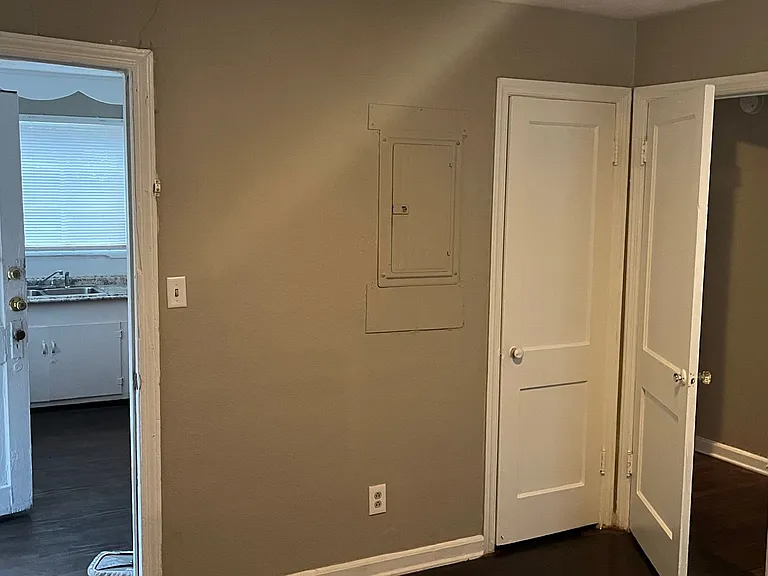 922 Harbison Dr — Photo 12