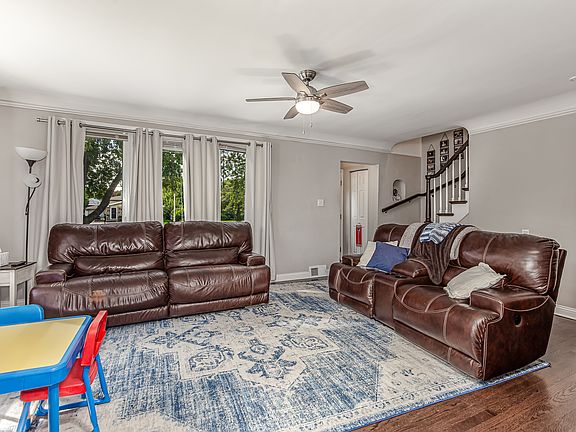 5th image of 9255 Melvina Ave