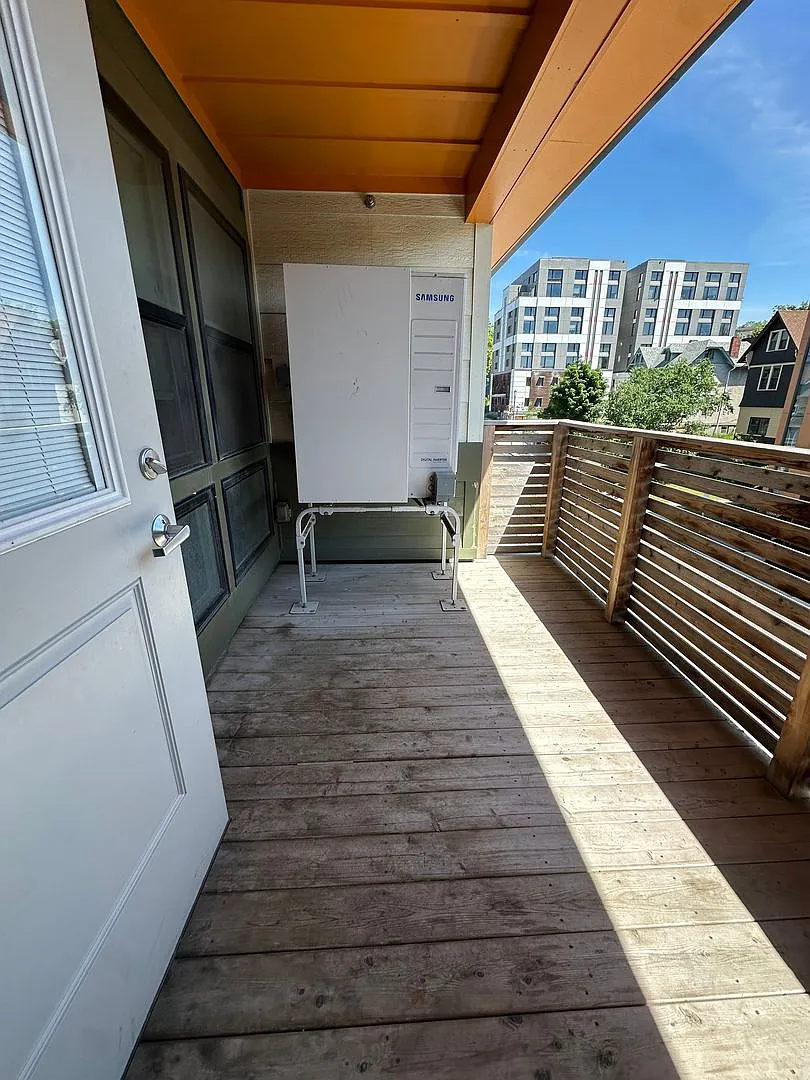 126 College Ave — Photo 4