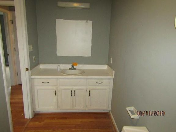 5th image of 137 Colony Dr