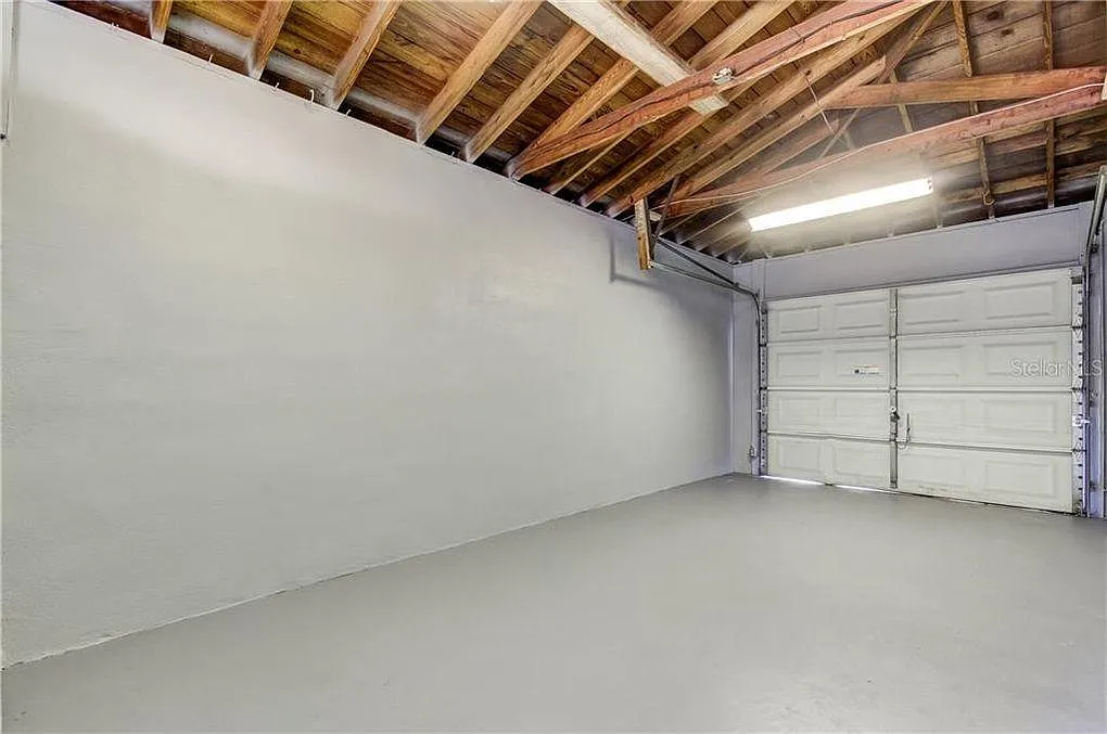 2 bed, 1043 sqft, $2,000 — Photo 4