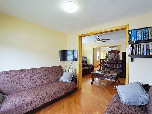 2nd image of 1451 E 59th St