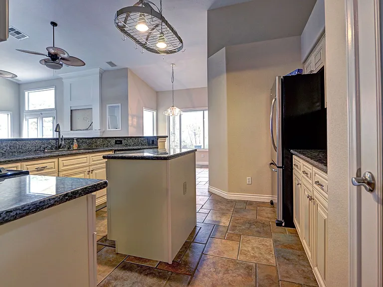 2108 Crestpoint Way — Photo 10