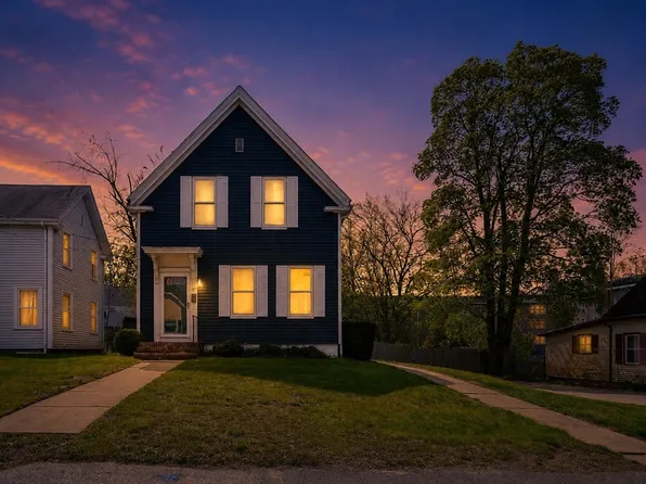 107 E Water St, Rockland, MA 02370
