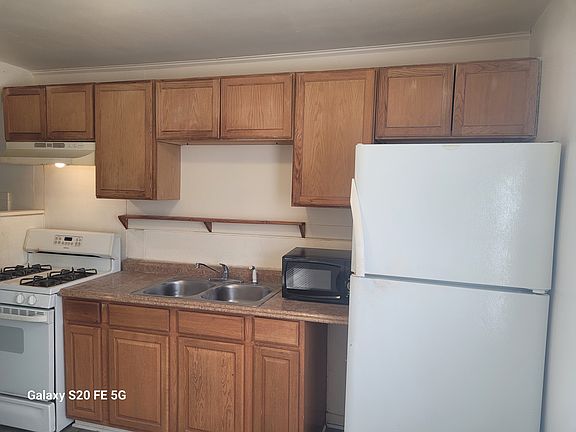 2nd image of 31827 Bay Ct
