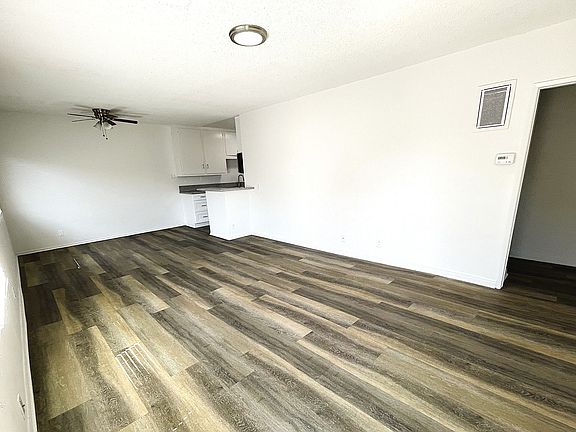 5th image of 6632 Darby Ave #98-11