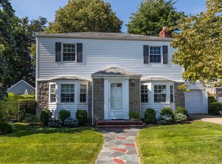 383 Raymond St, Rockville Centre, NY 11570