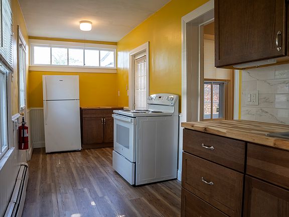5th image of 462 N Charlotte St Unit B