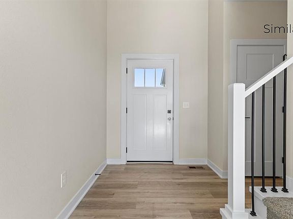 3rd image of 410 S Walnut Dr