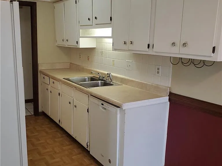 953 Dallas Ct — Photo 12