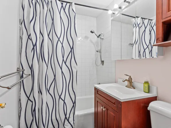 118-18 Union Turnpike image 8 of 11