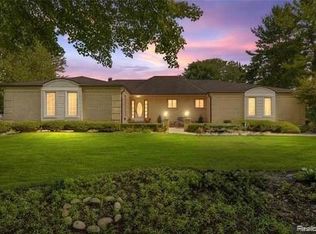 69504 Saxon Dr, Romeo, MI 48065