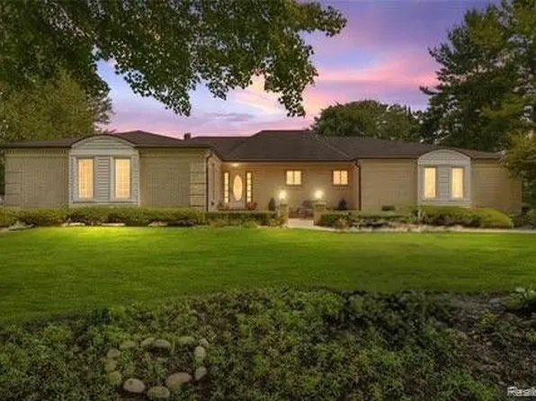 69504 Saxon Dr, Romeo, MI 48065