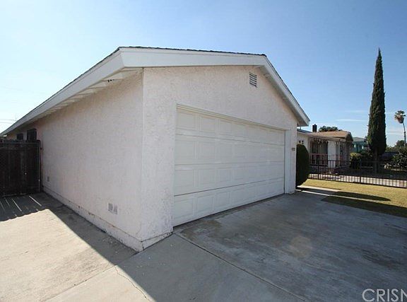 3rd image of 228 E 118th Pl