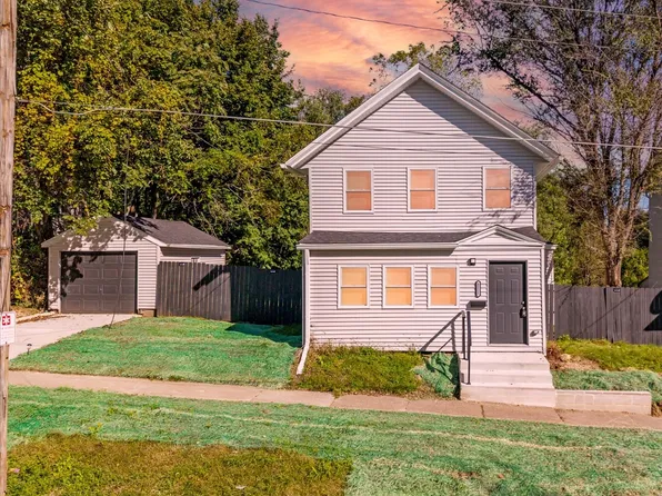 1111 N Gaines St, Davenport, IA 52804