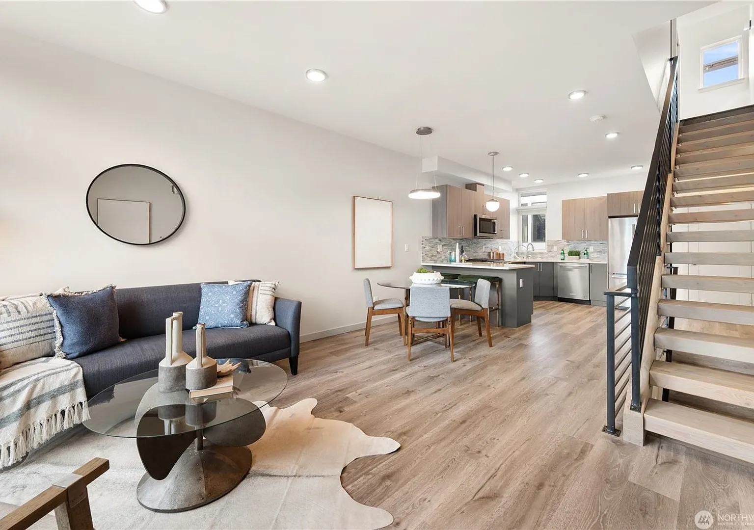 3 Bedroom Modern Ballard Living with Rooftop Views, A/C & Premium Finishes — Photo 3