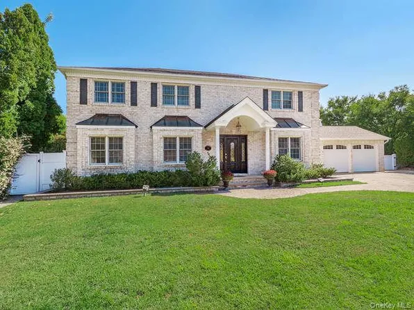 30 Knoll Lane, Glen Head, NY 11545