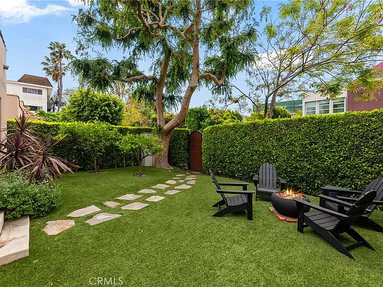 708 Westbourne Dr — Photo 30