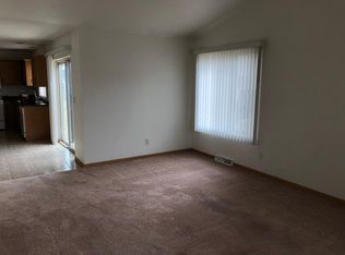 2333 S 21st St, Manitowoc, WI 54220