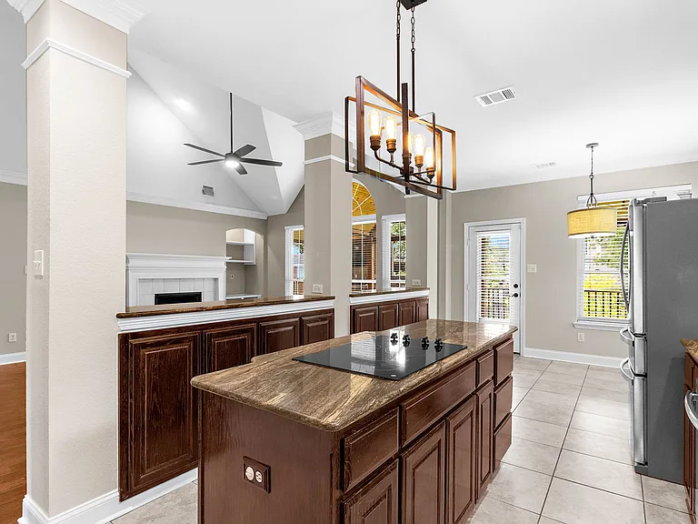 202 Stone Hollow Ct — Photo 18