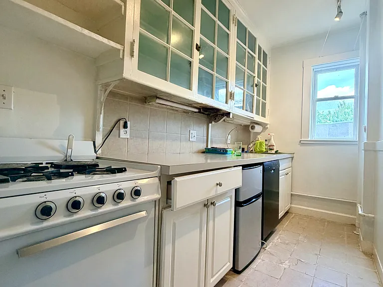 10 Dana St #206 — Photo 4