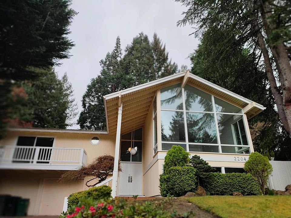 1st image of 2204 184th Ave NE