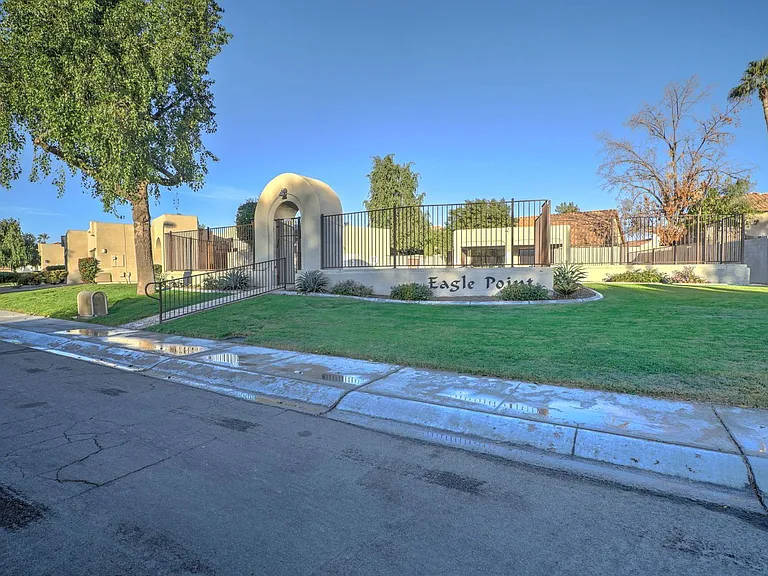 8940 E Palm Ridge Dr — Photo 35
