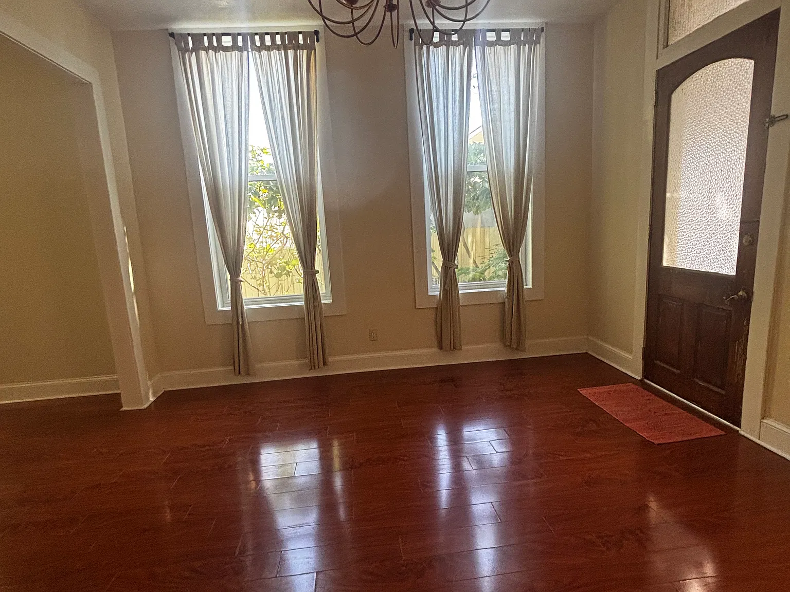 2 bed, 950 sqft, $1,700 — Photo 3