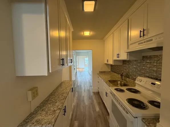 277 Ash St #3, Manchester, NH 03104