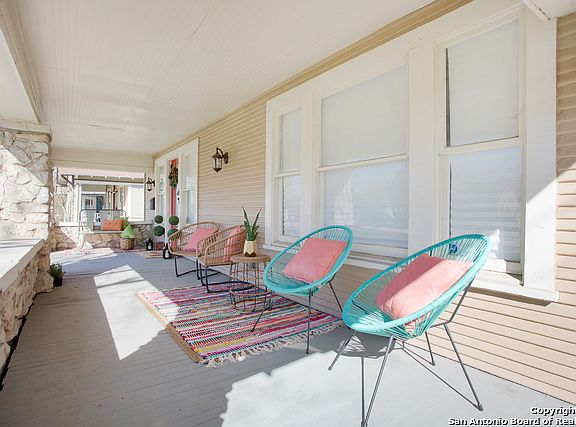 5th image of 1115 W Agarita Ave