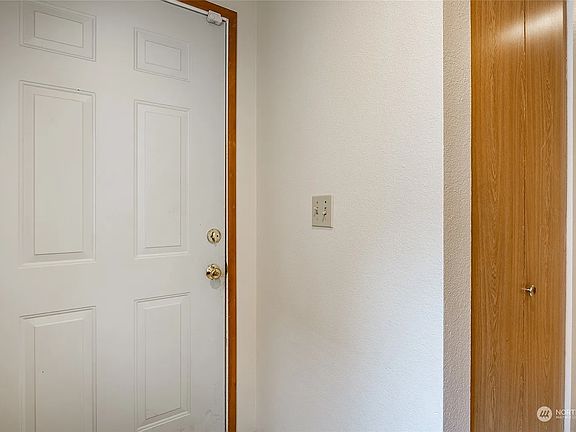 4th image of 2138 Xenia St